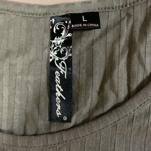 Feathers Women’s Short Sleeved Shirt Size L Green - Picture 5 of 5